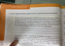 ¿Cómo pueden los valores universales, como la tolerancia, contribuir a la convivencia pacífica entre las personas?