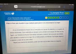 Elige la frase que muestre lo que Jackson pasó para ir a la universidad en su lugar.